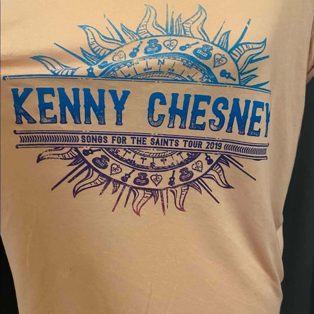 ♥️NWOT Bella Canvas KENNY CHESNEY “Songs For The Saints Tour 2019” T-Shirt L - Picture 3 of 9